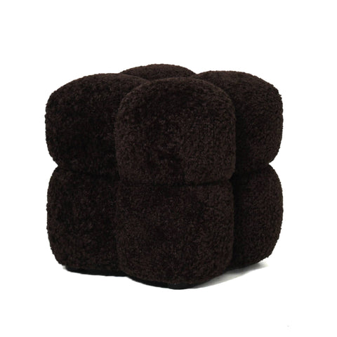 Vierkante poef van donkerbruine teddystof